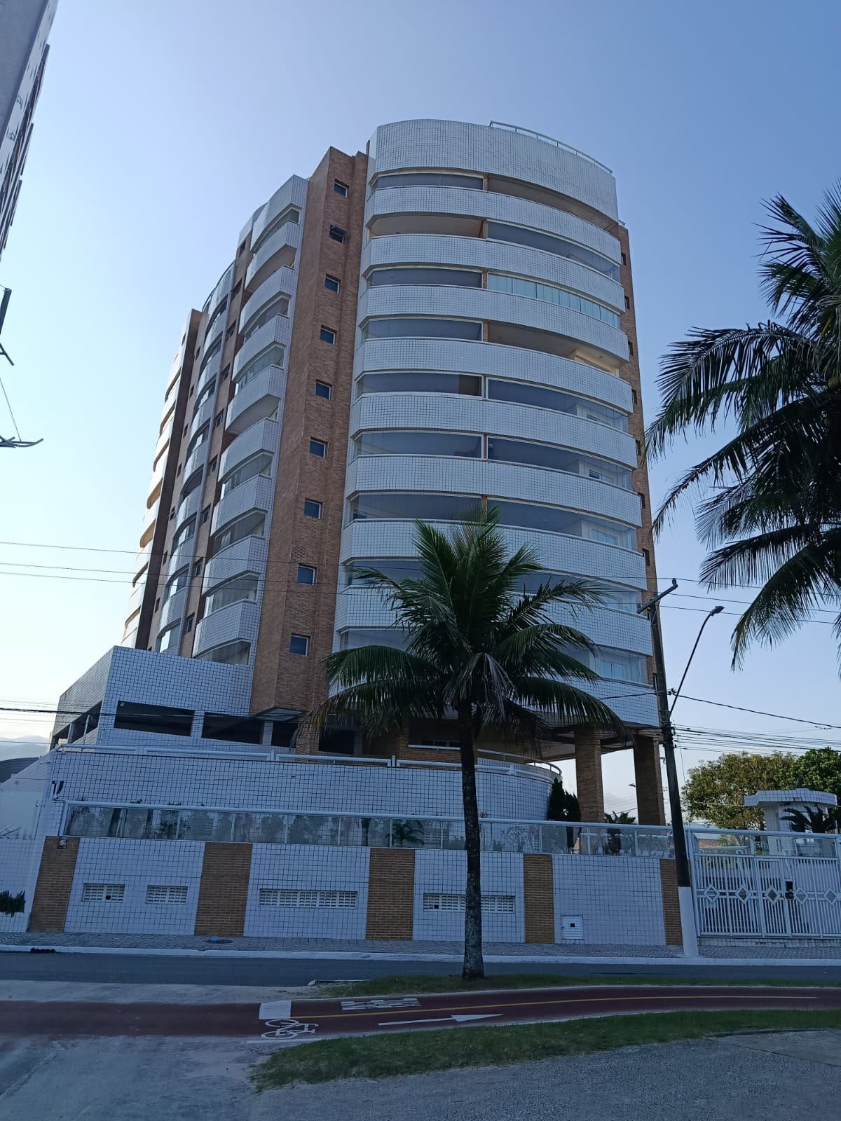 Apartamento 2 Dorms. — Orla, Boqueirão